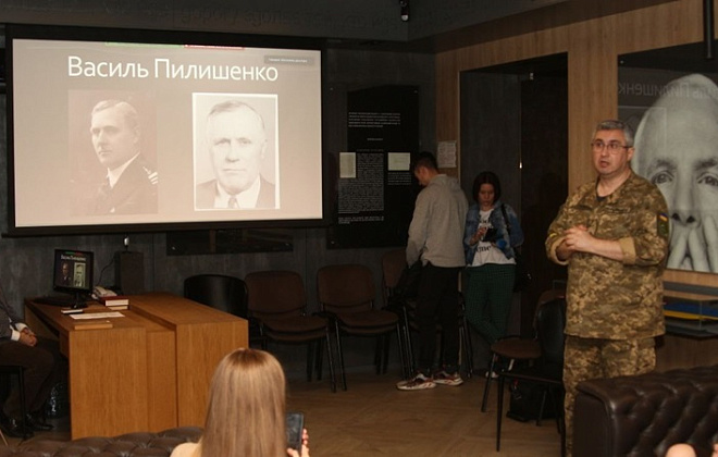 У Дніпрі презентували відскановану колекцію марок Володимира Пилишенка