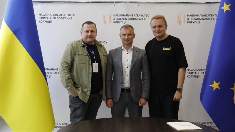 Дніпро підписав декларацію з НАЗК про доброчесність і спільну роботу