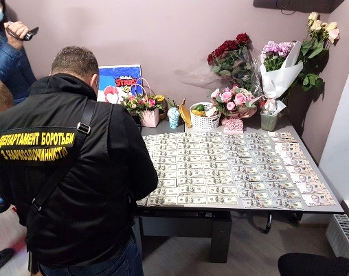 Изъято психотропных веществ более чем на 5 млн грн: под Киевом ликвидирована нарколаборатория 