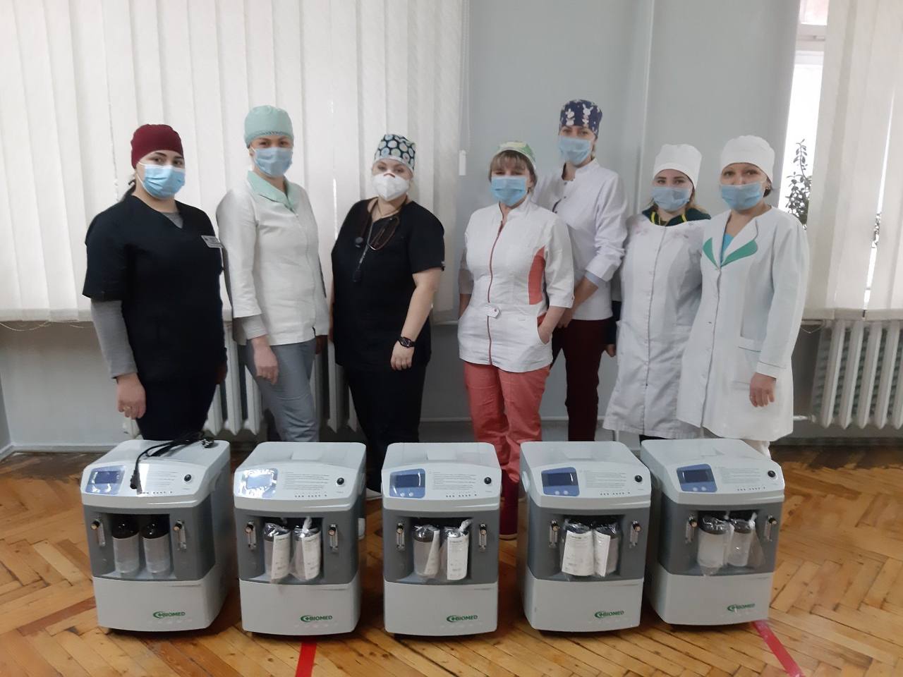 Борьба с Covіd-19: врачи городской больницы №7 Каменского получили от Киевстар 5 кислородных концентраторов
