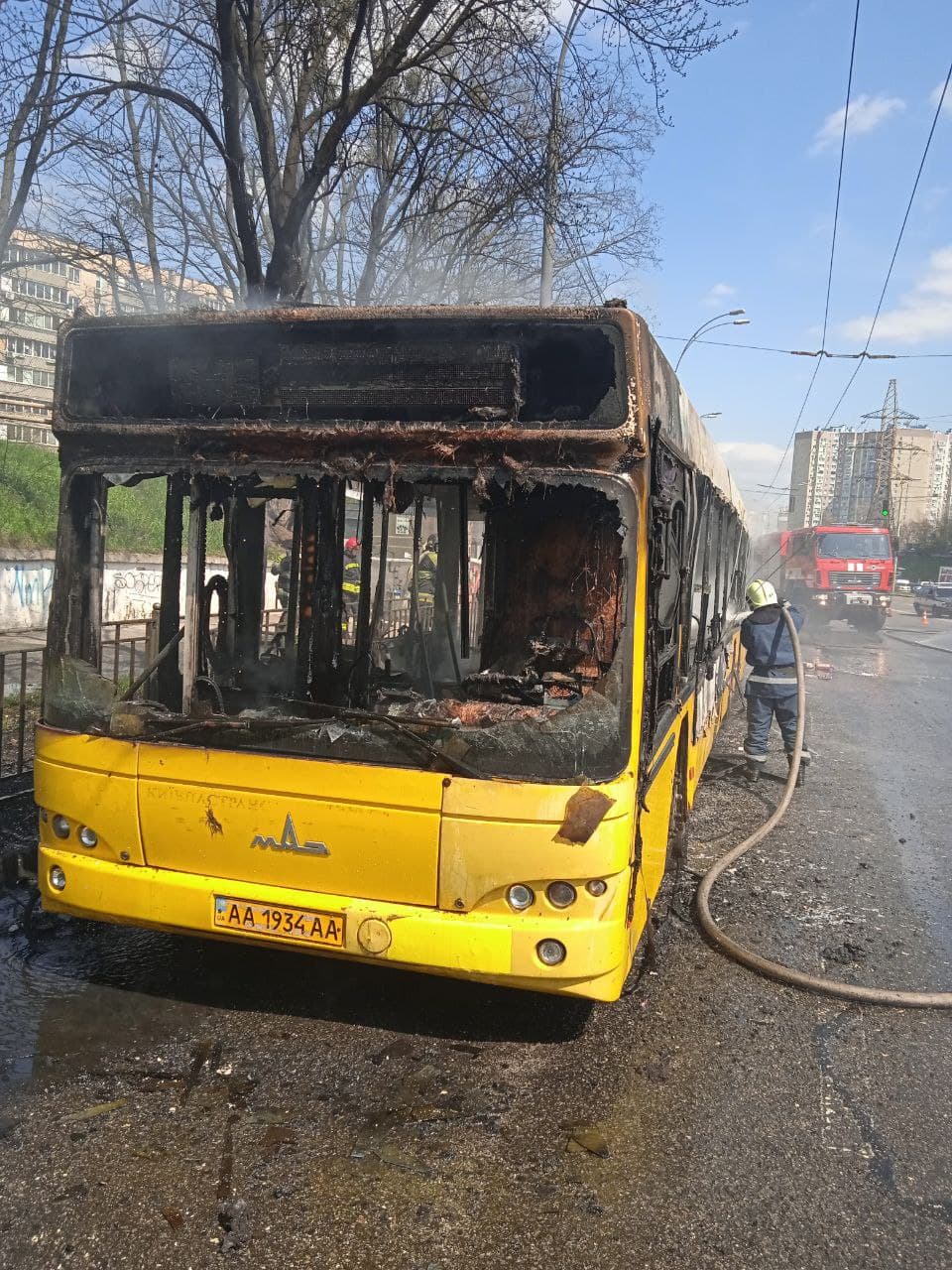 В Киеве на ходу загорелся пассажирский автобус