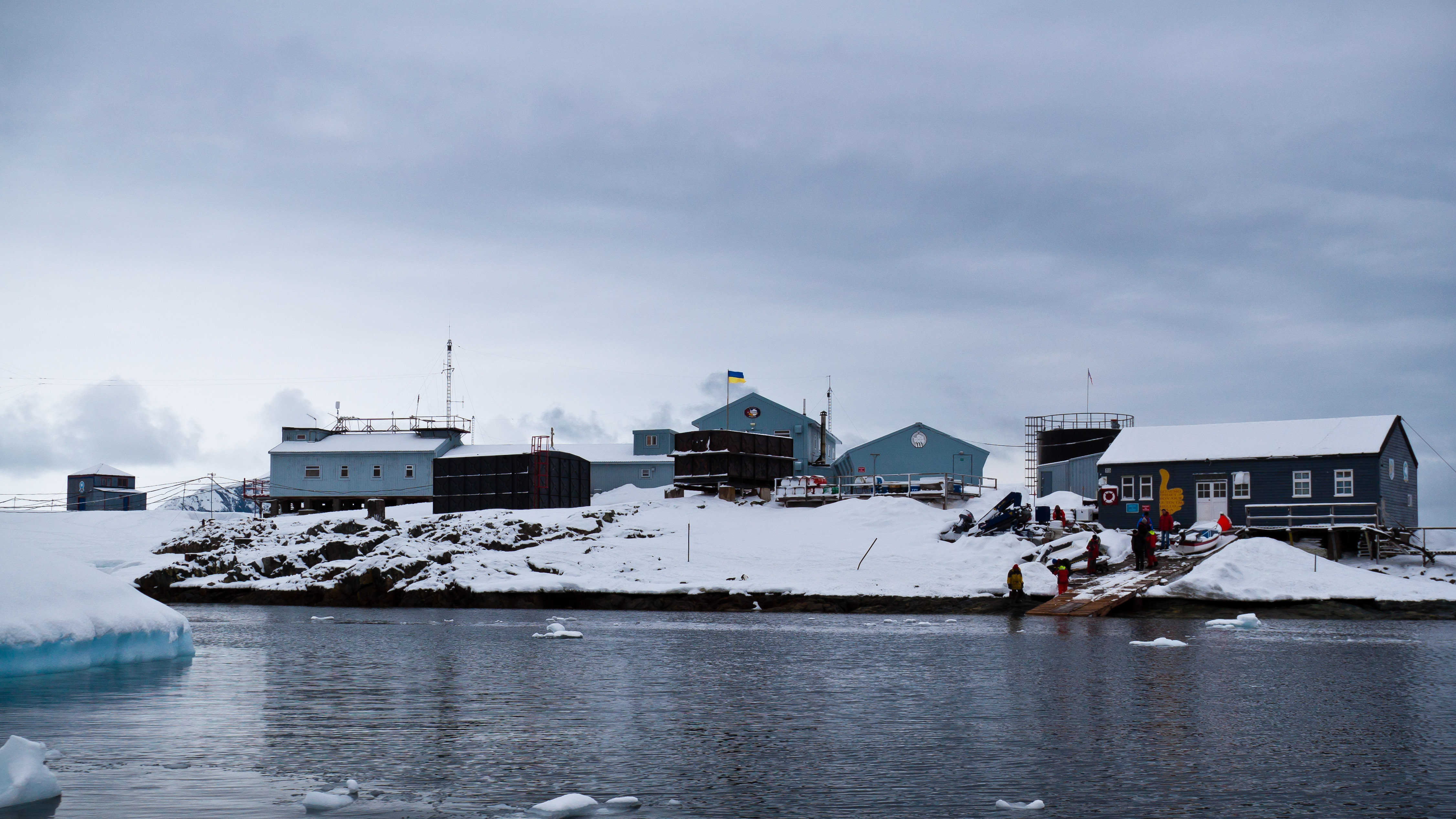 МОН увеличило выплаты украинским полярникам, работающим в Антарктиде