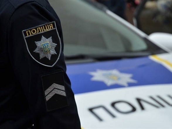 В Киеве трое полицейских задержали и выбивали 10 тыс долларов у торговца автомобилями