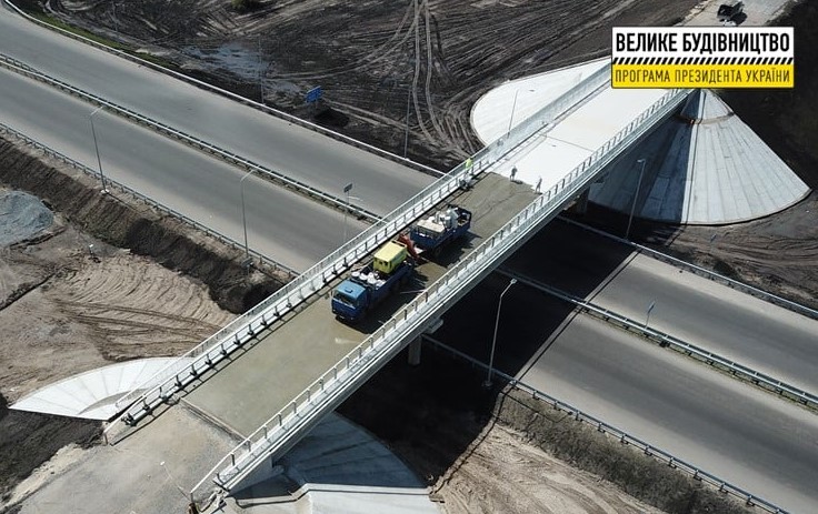 На Решетиловской трассе завершают строительство моста и двух транспортных развязок