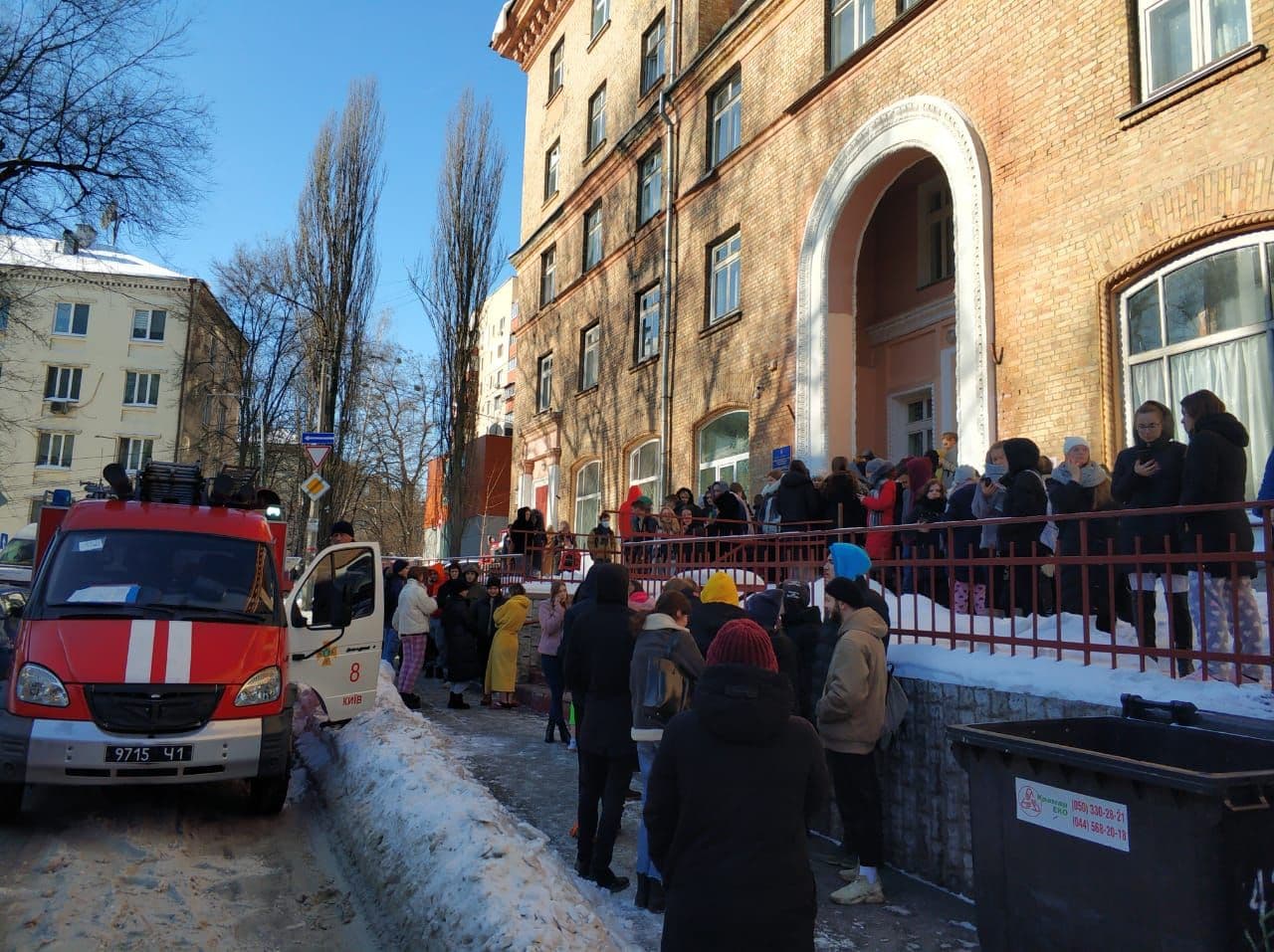 В столице горело общежитие: эвакуированы 200 человек (ФОТО)