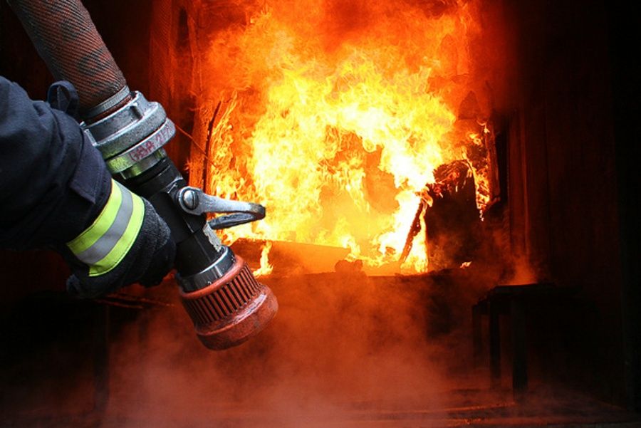 Масштабна пожежа сталася через ворожий обстріл Криворізького району