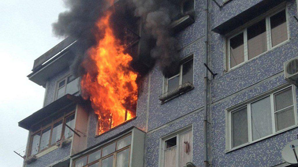 В Харькове горела девятиэтажка: эвакуированы 12 человек 