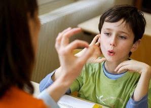 У Дніпропетровській області діти з порушеннями слуху отримують професії та встановлюють рекорди