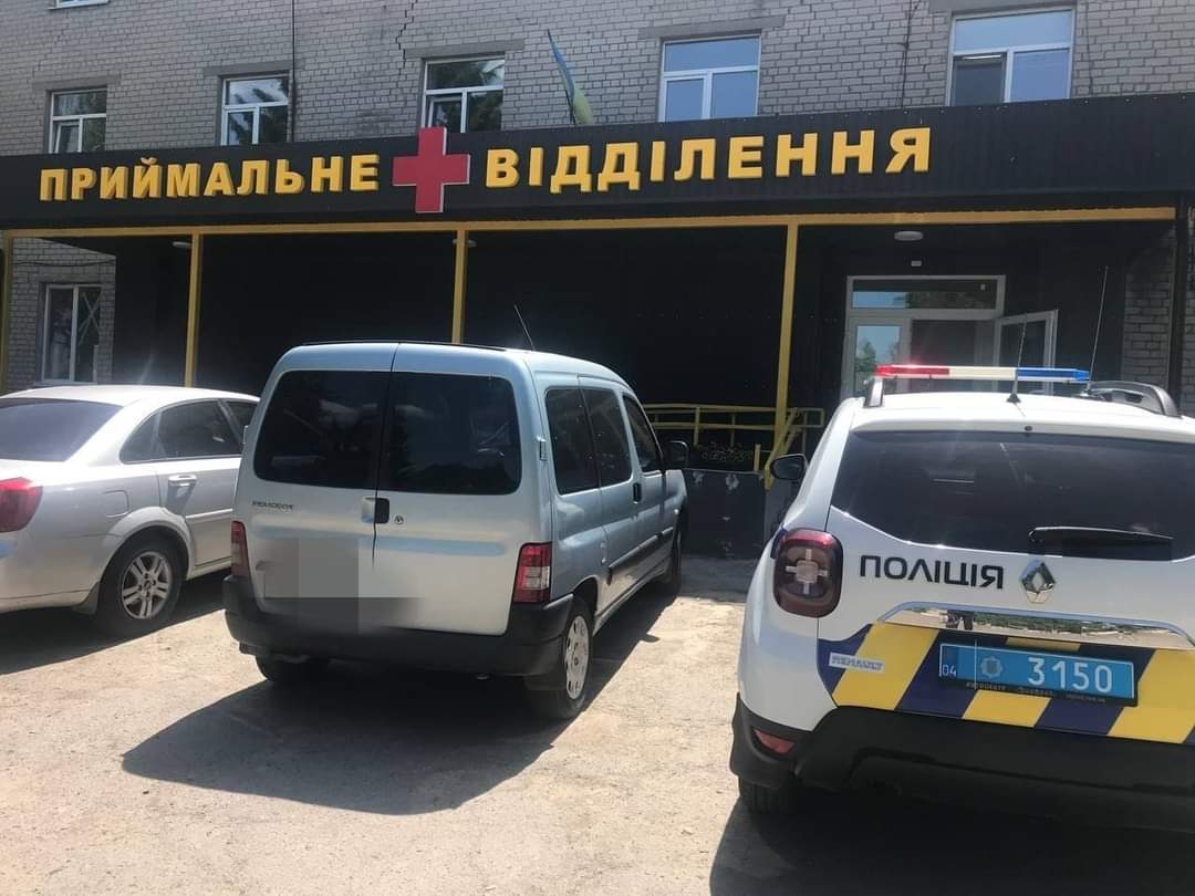 Поліцейський офіцер Новопокровської громади допоміг 2-річному хлопчику з мамою дістатися до лікарні 