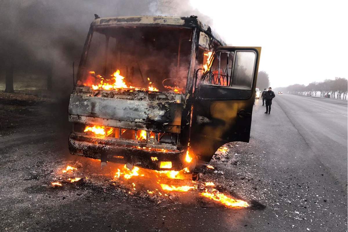 На трассе Днепр-Кривой Рог сгорел пассажирский автобус