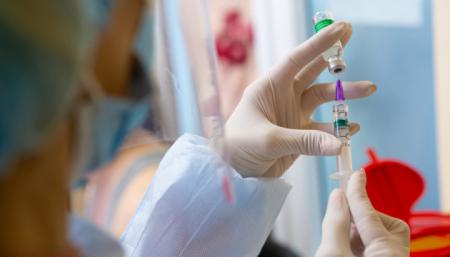 Более 51 тысячи украинцев вакцинировались от COVID