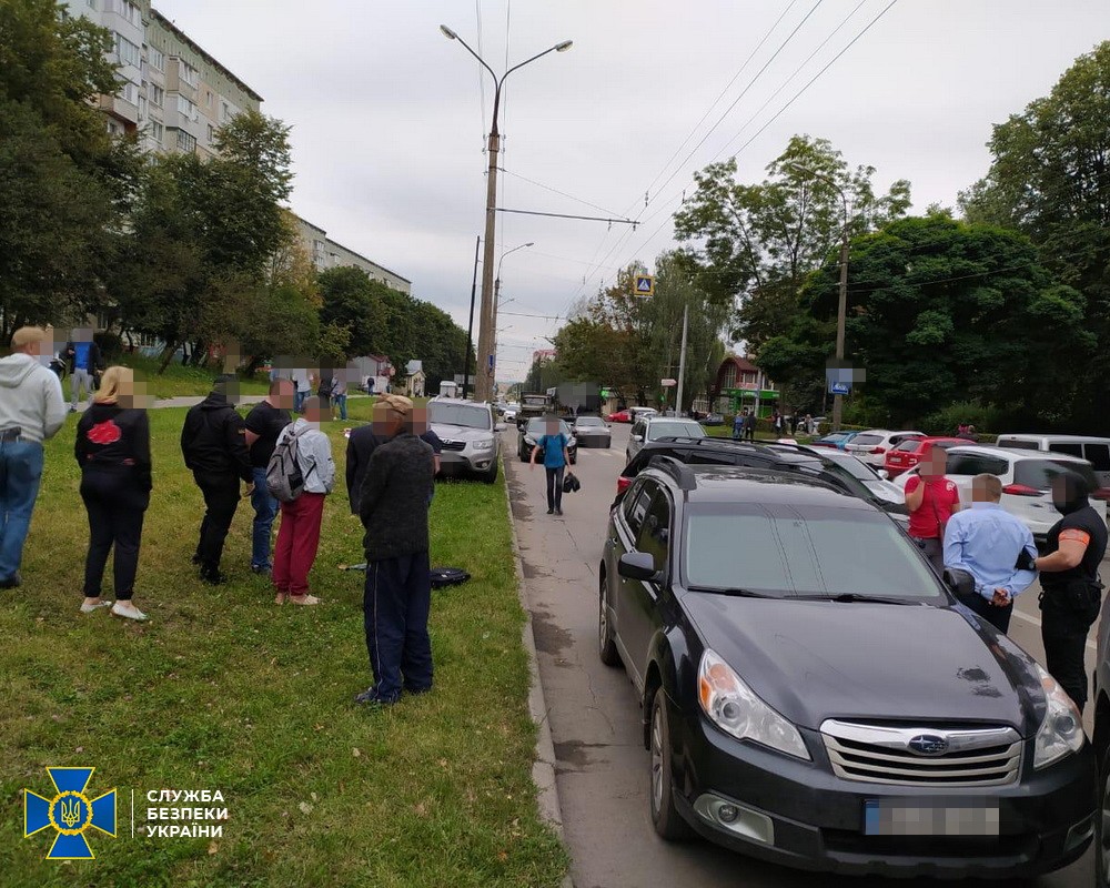 В Тернопольской области СБУ задержала налоговика на взятке 37 тыс долларов