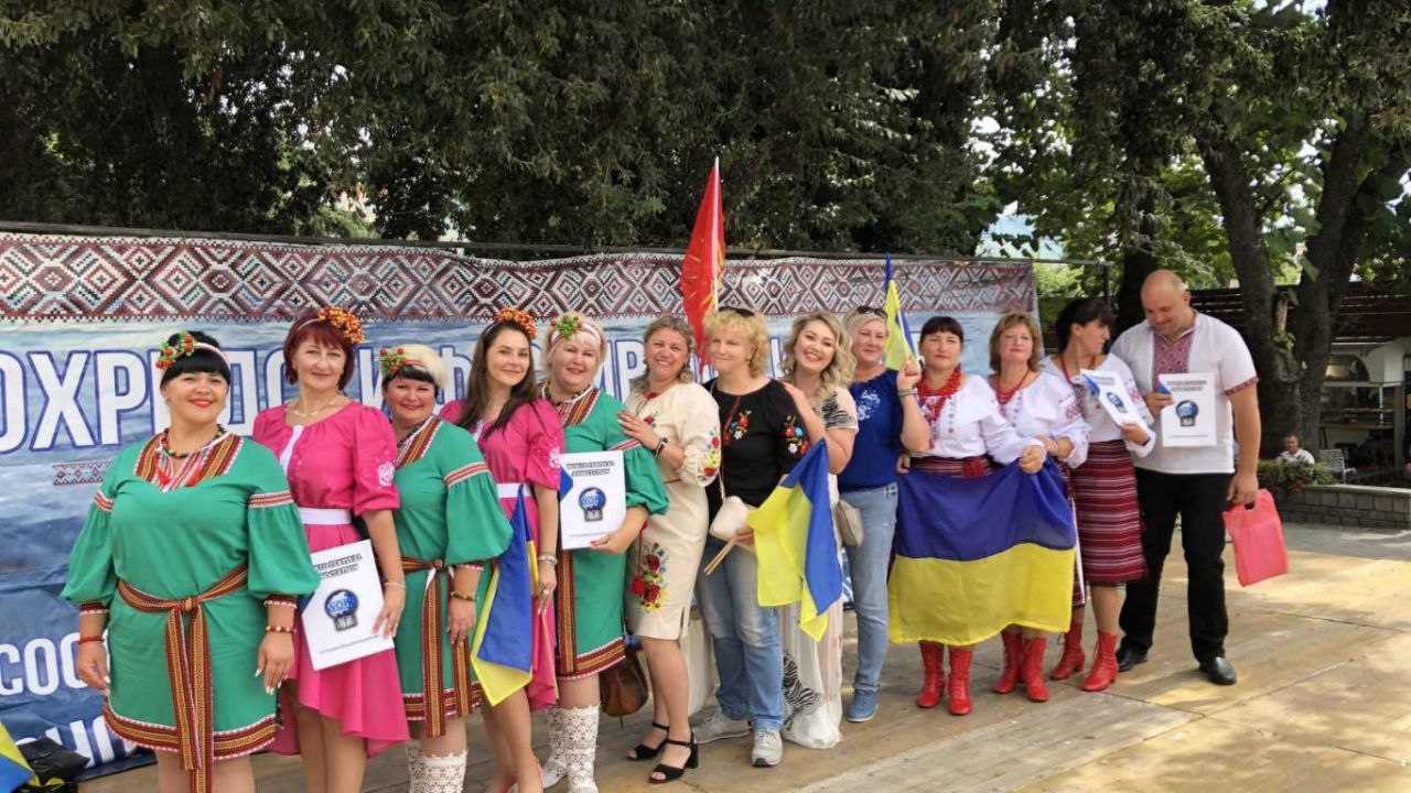 Творчі колективи громад Дніпропетровщини виступили в Македонії та Греції
