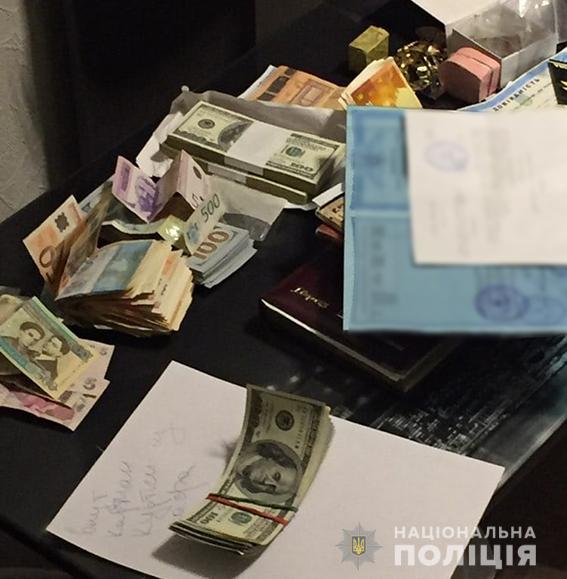 В США задержали украинскую преступную организацию, похитившую из банковских сейфов граждан имущество суммой более 30 млн гривен