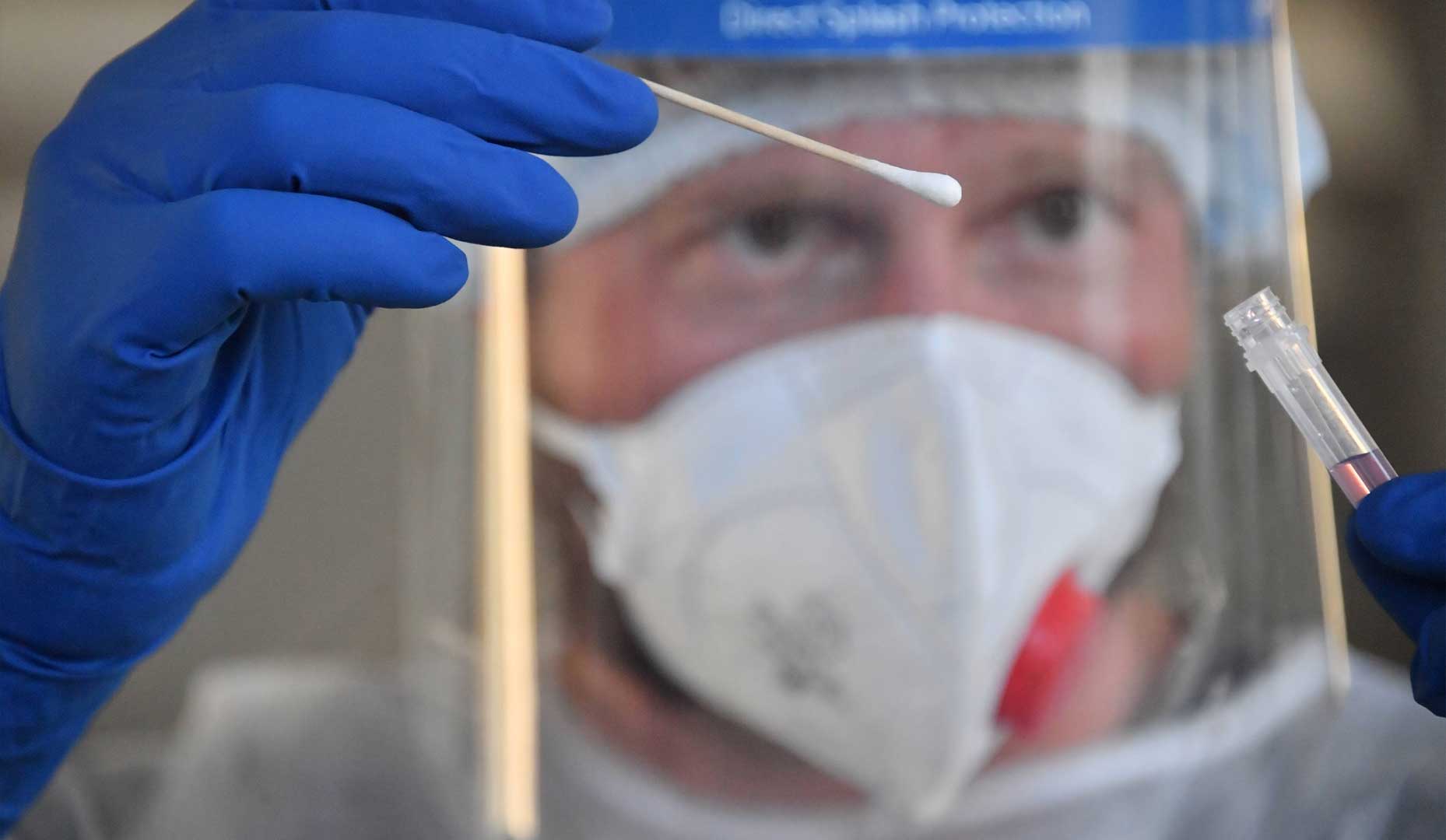 В Украине привили от коронавируса еще 1179 человек