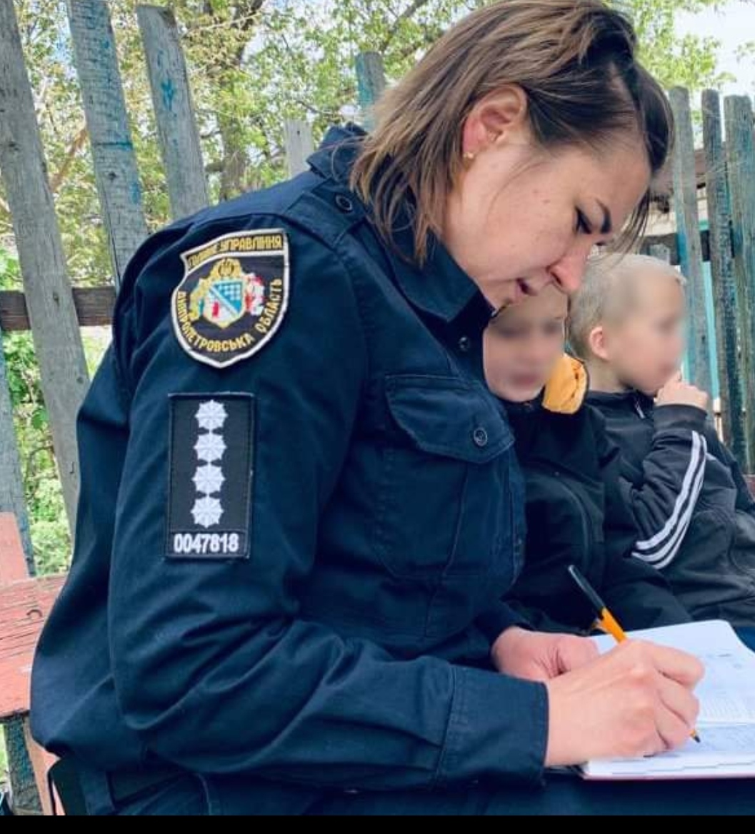 Поліцейські Новомосковського району підтримали дітей з родин, що опинилися у складних життєвих  обставинах 