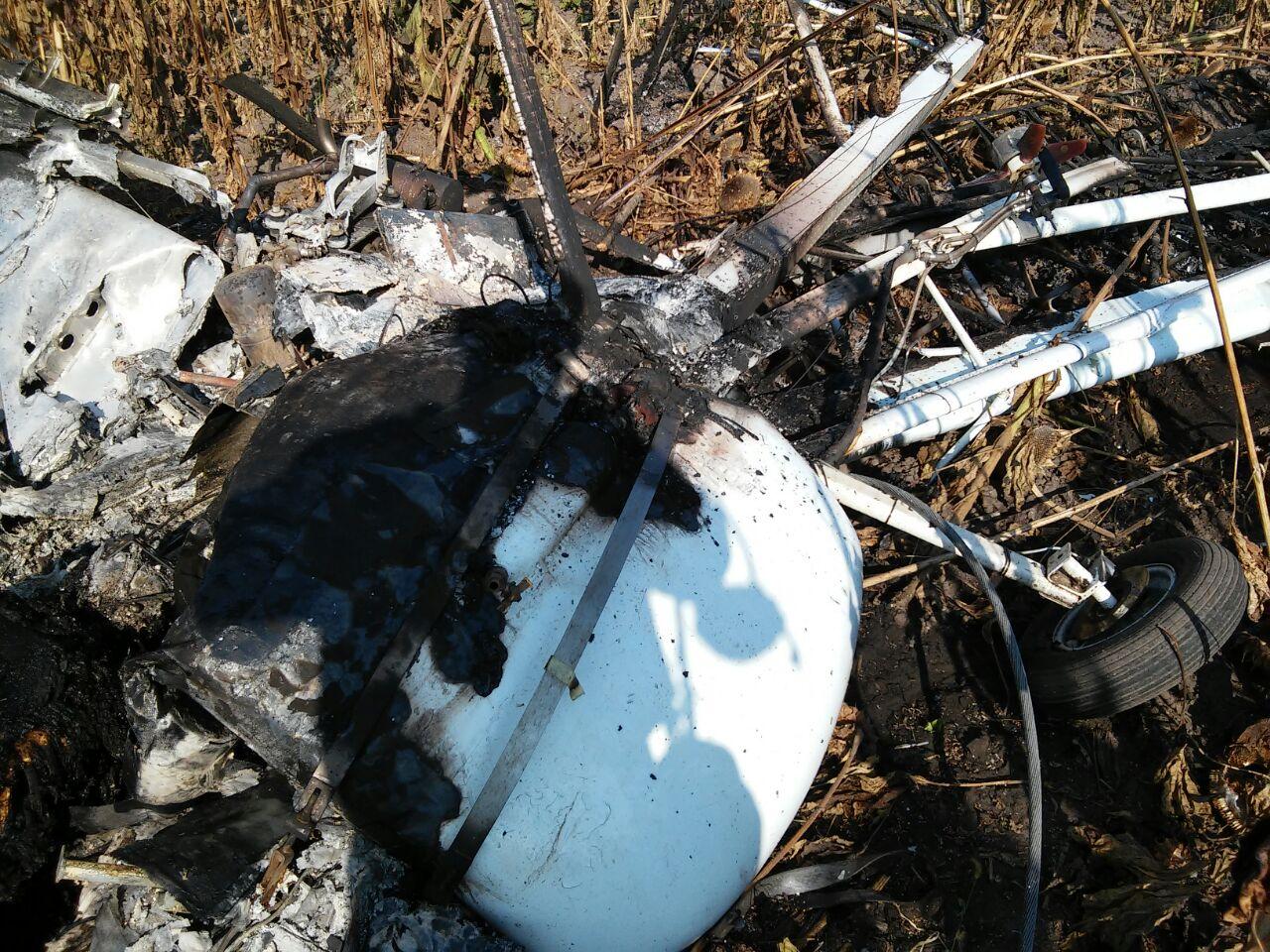 В Сумской области упал легкомоторный самолет, погиб пилот