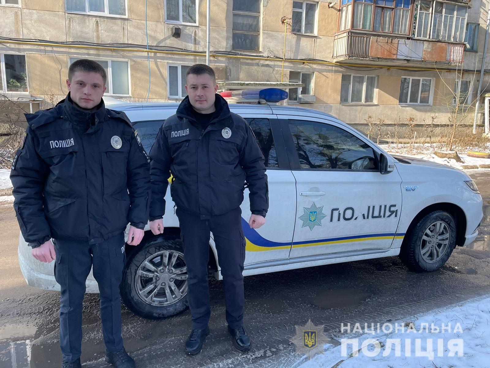 В Винницкой области полицейские спасли подростка, который хотел прыгнуть с моста (ВИДЕО)