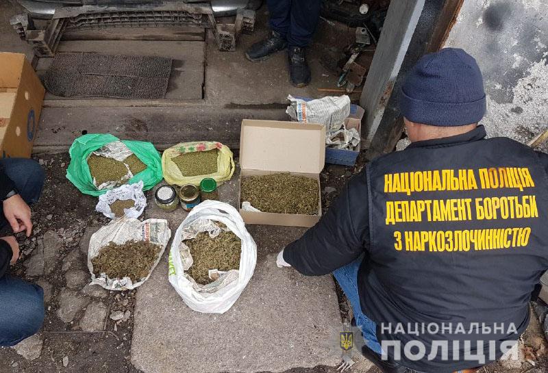 У троих жителей Донеччины изъяли партию наркотиков на 400 000 гривен (ВИДЕО)