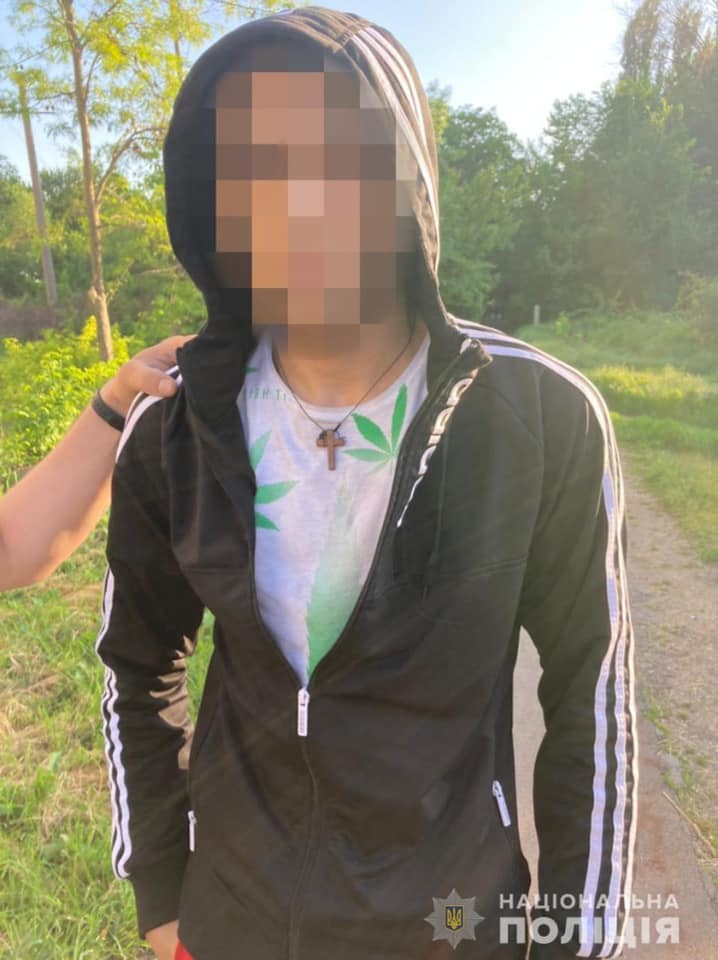 В Днепропетровской области 17-летний подросток поджог свою беременную девушку