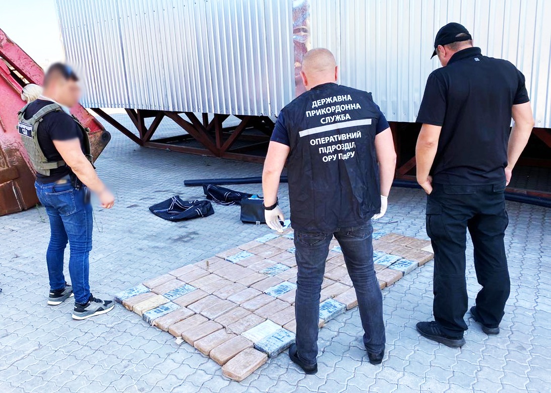 В Одесской области пограничники обнаружили 112 кг кокаина в ящиках с бананами