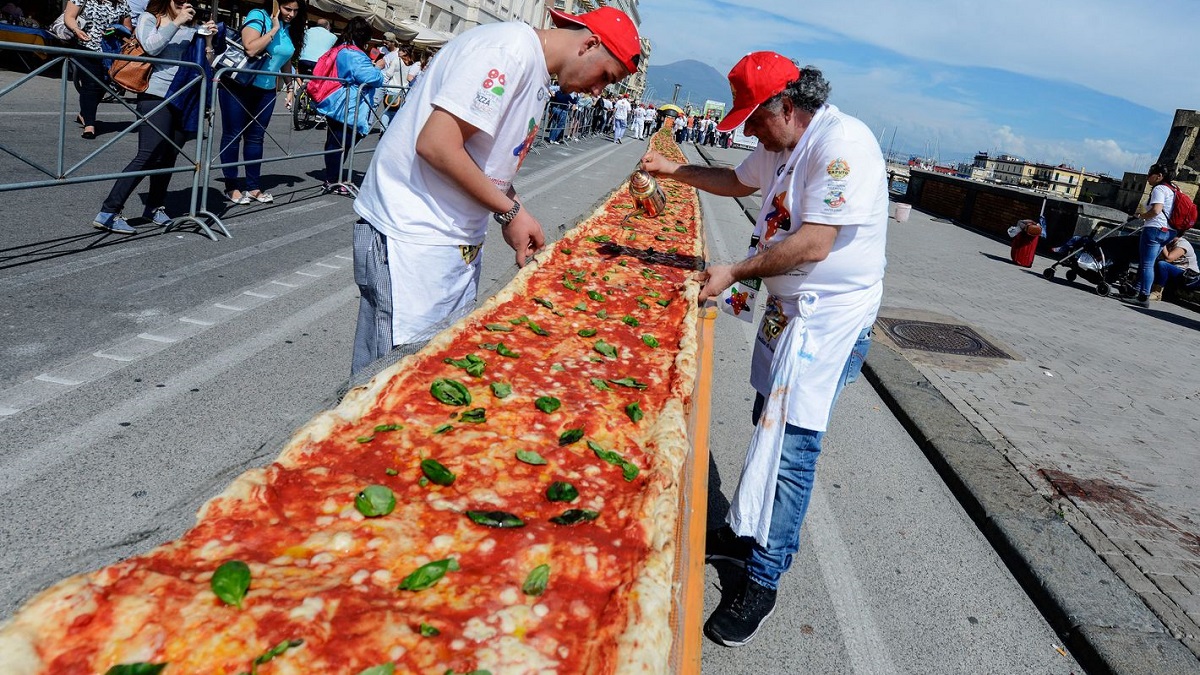 Самый крупный кот и самая длинная пицца: Днепр и область заняли второе место по количеству рекордов 