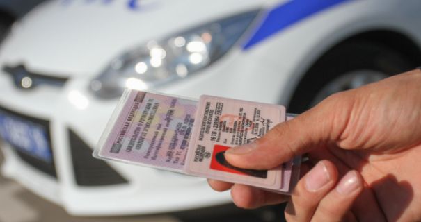В столице задержаны злоумышленники, которые за 43 тыс. гривен выдавали фейковые водительские удостоверения