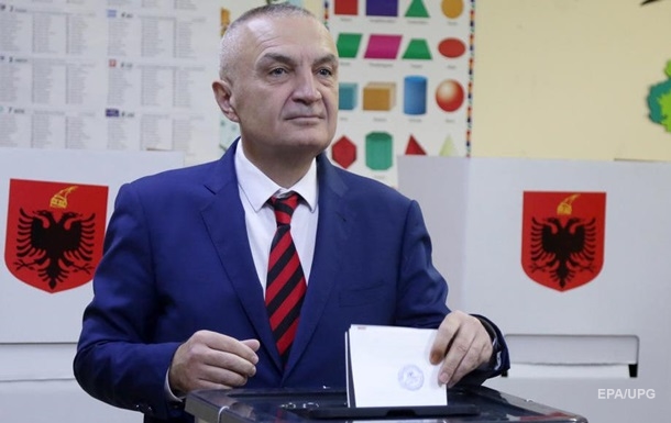 В Албании президенту объявили импичмент