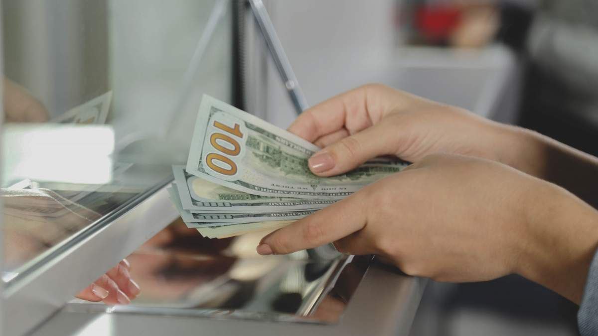 Валютні операції у готівці дозволені: який курс куплі-продажу