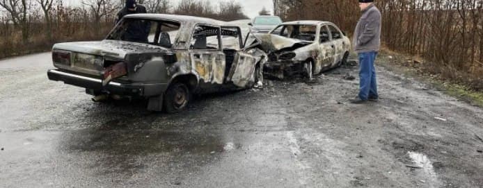 Столкнулись и загорелись: на Днепропетровщине вследствие ДТП вспыхнули два автомобиля (ВИДЕО)