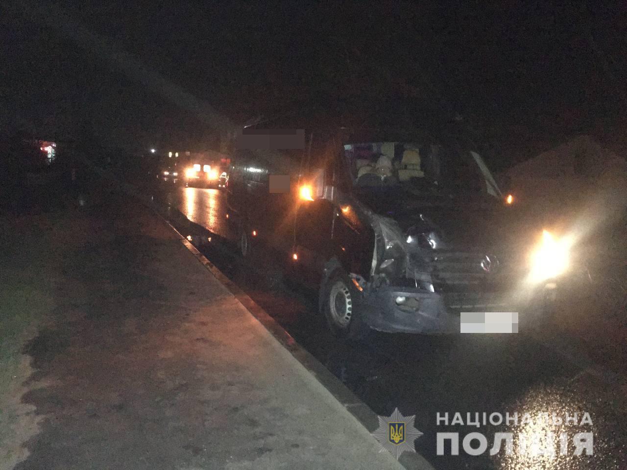 Под Харьковом пассажирский автобус сбил насмерть молодую женщину