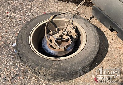 ДТП в Кривом Роге: у джипа на ходу оторвало колесо