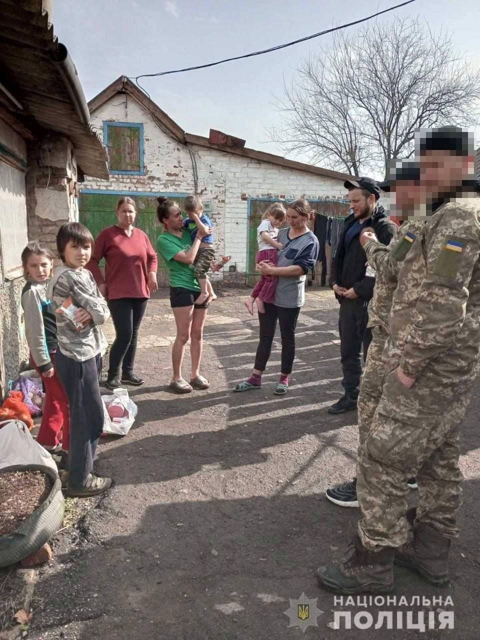 Поліцейські офіцери Покровської територіальної громади потурбувалися про родини переселенців