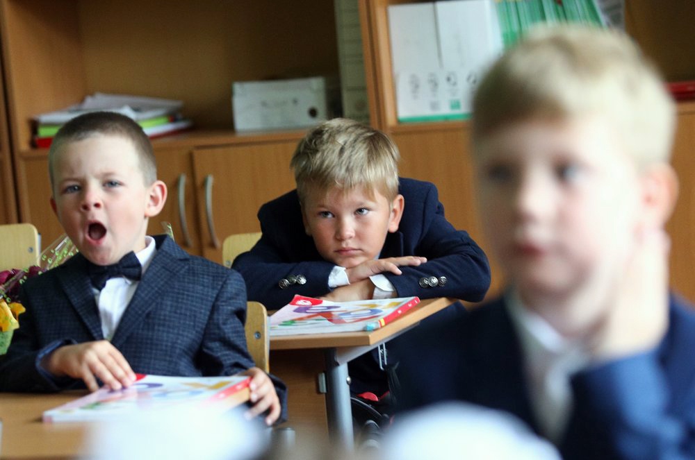 В шести городах Украины школьники будут учиться летом