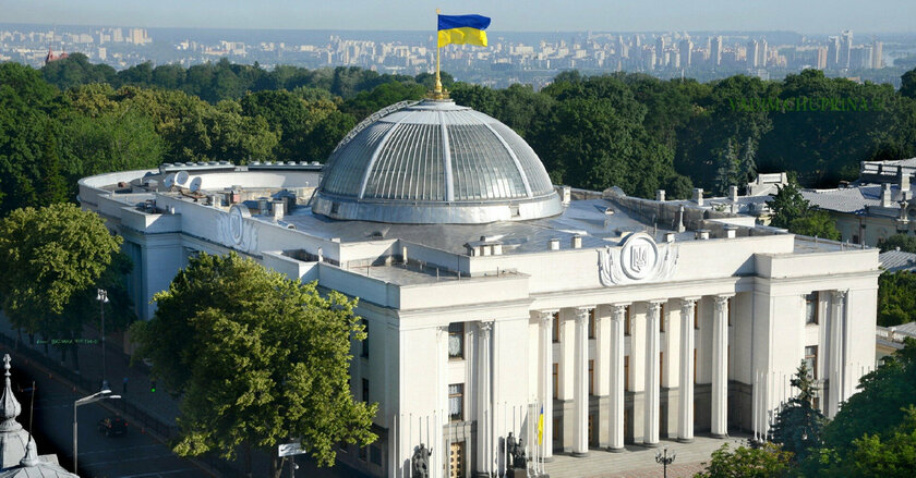 Украинцам откроют двери в Верховную Раду