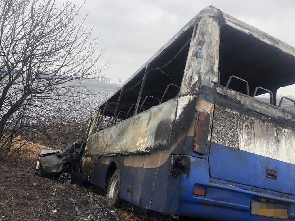Утром в Днепропетровской области в ДТП попал автобус с пассажирами: есть пострадавший