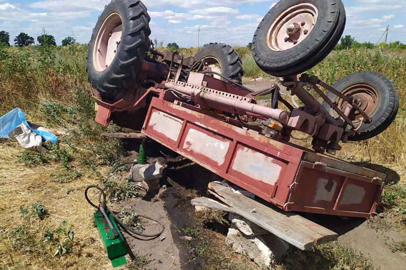 В Днепропетровской области в ДТП с трактором погиб ребенок