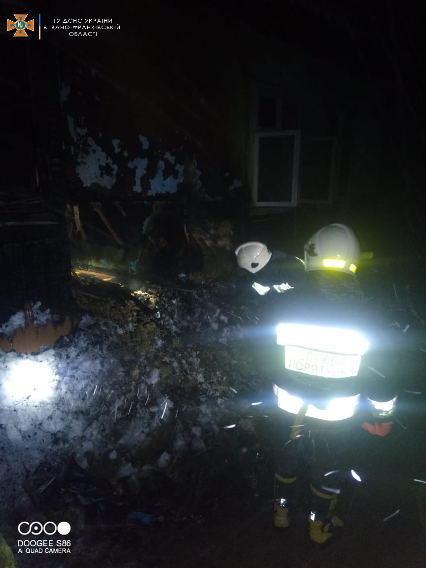 В Ивано-Франковске во время ликвидации пожара спасатели нашли тело человека