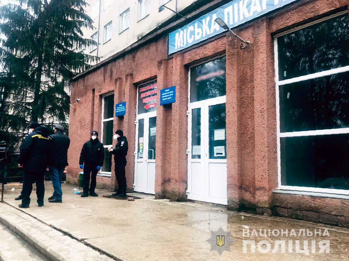 В Черновцах пациент спровоцировал пожар в COVID-19-отделении: есть погибшие