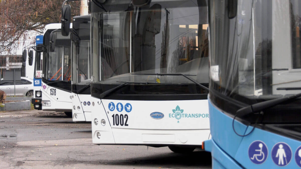 У Дніпрі через ворожу атаку відбулися зміни у русі тролейбусів № 6