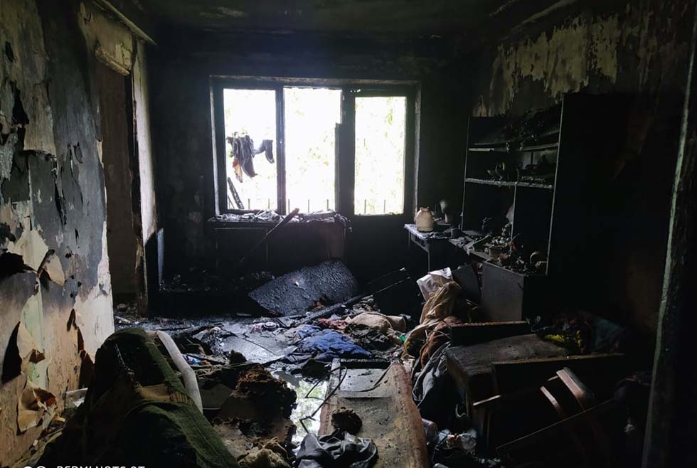 На Днепропетровщине горела трехкомнатная квартира: мужчина получил сильные ожоги (ФОТО, ВИДЕО)