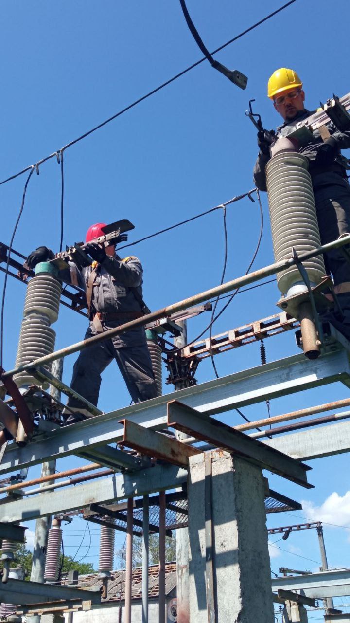 ДТЕК Дніпровські електромережі допомагають відновлювати роботу електромереж Укрзалізниці
