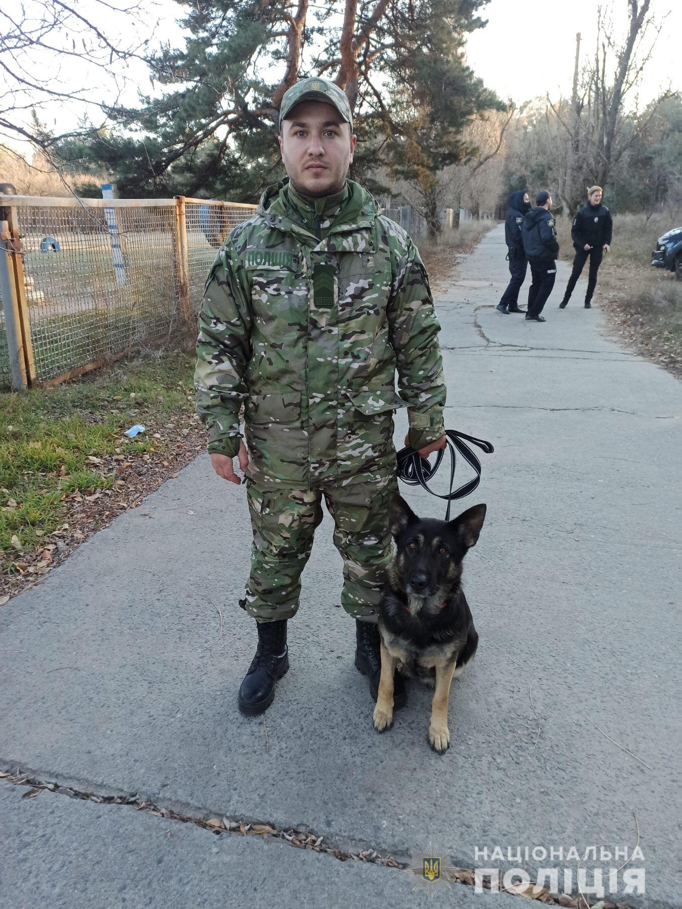 В Днепре служебная собака Дора нашла пропавшего подростка 