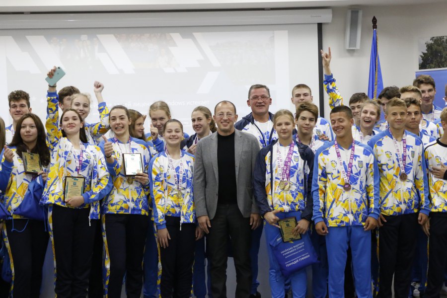 Вы – гордость всей Днепропетровщины и спортивное будущее нашей страны, - Геннадий Гуфман наградил юных рекордсменов спортивных игр в Сербии