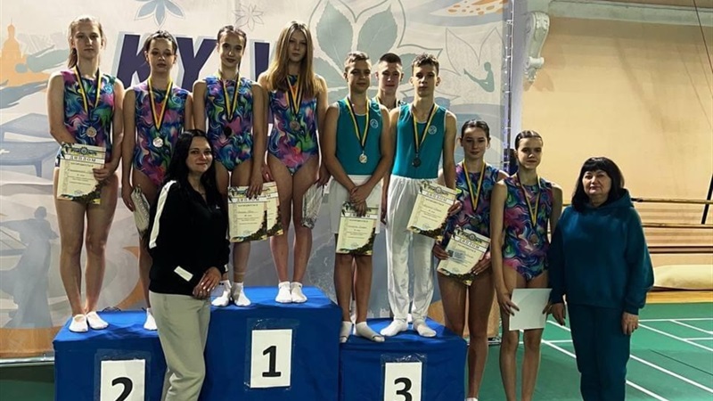 13 медалей вибороли дніпровські спортсмени на Чемпіонаті України зі стрибків на батуті серед юніорів та юніорок