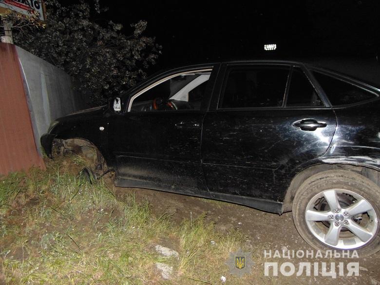 В Киеве нетрезвый работник СТО сел за руль автомобиля клиента и попал в ДТП
