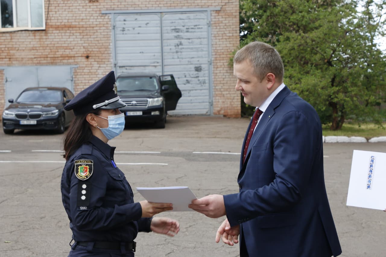 Криворожское подразделение патрульной полиции отмечает 5-летие: глава облсовета Николай Лукашук поблагодарил правоохранителей за службу
