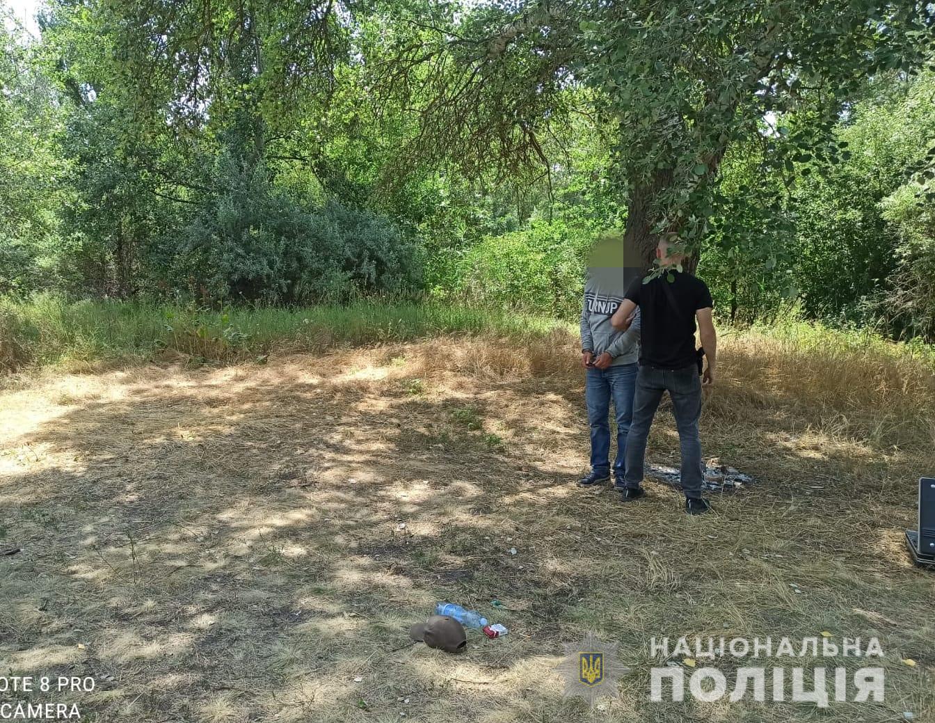 Вбивство літньої жінки та студента: у Новомосковському районі поліцейські Дніпра затримали 40-річного підозрюваного
