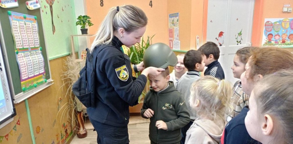 У 33 школах Синельниківщини працюють офіцери безпеки