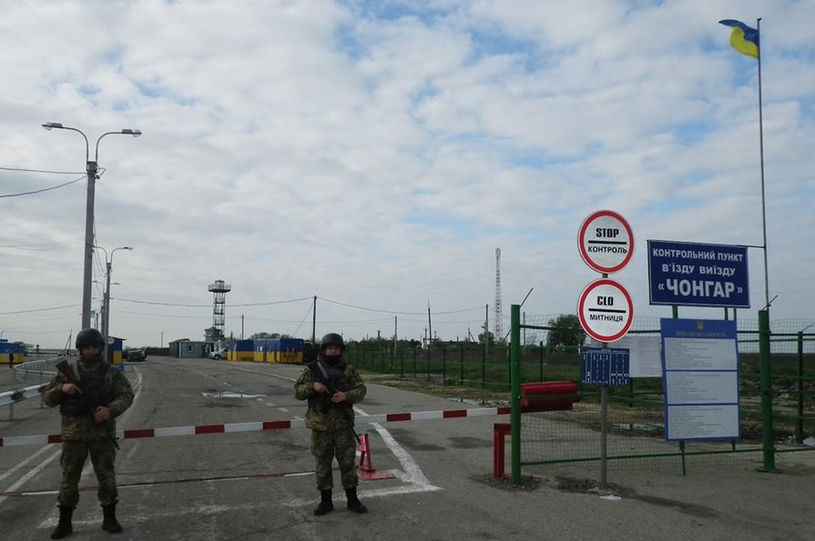  Украина закрывает КПВВ на границе с Крымом